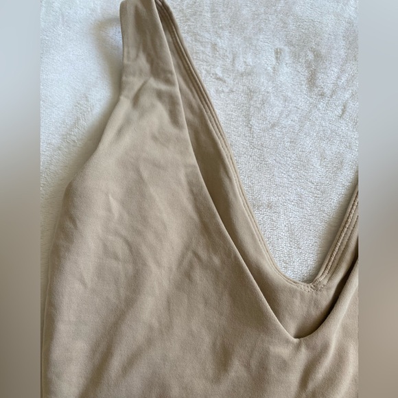 Aritzia Babaton Contour Bodysuit - Picture 10 of 10